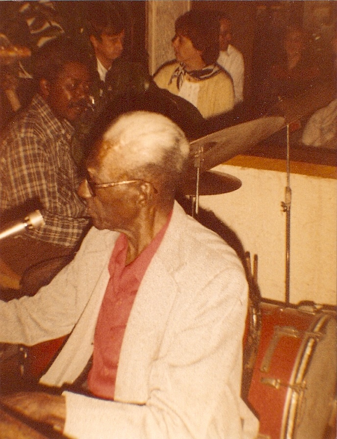 Blind_John_Davis_with_S.P._Leary_at_Lilly_s