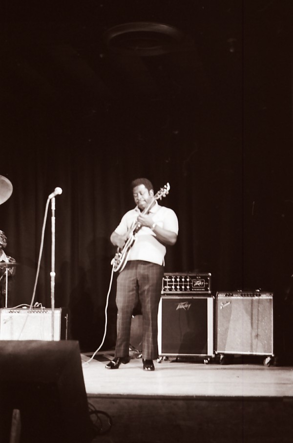 HA72 04 Mighty J Young