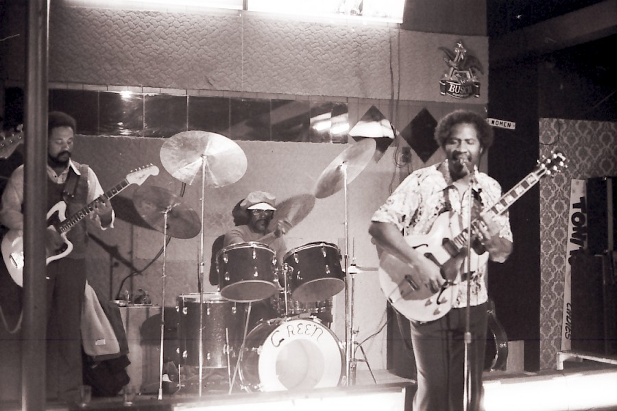 HA76 02 Fenton Robinson