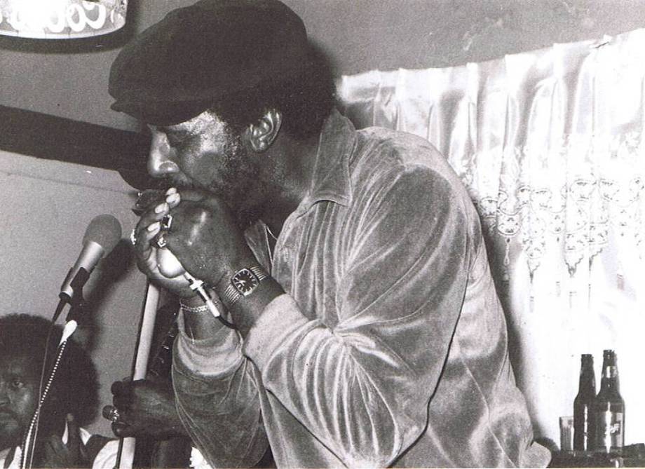 Johnny Dyer AHobus 01